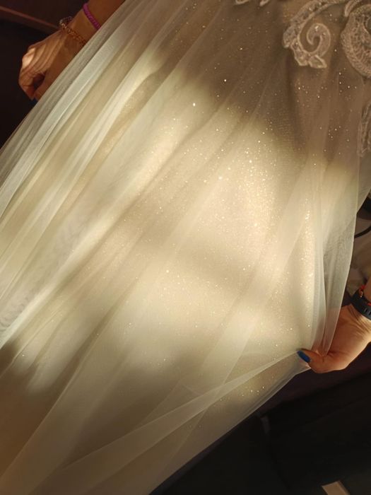 Suknia ślubna beżowa