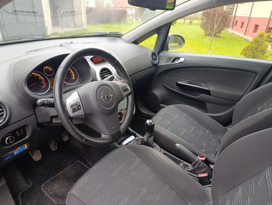 Opel Corsa 1.4 benzyna