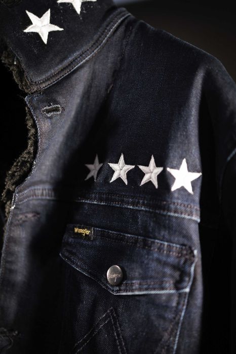 Denimowa kurtka Sherpowa od 'Wrangler', spersonalizowana / M