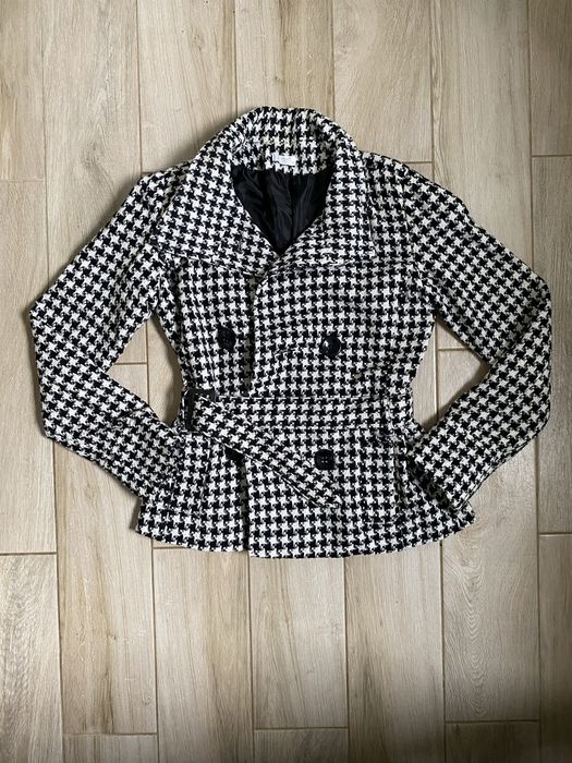 płaszcz biały retro w Twojej okolicy? Sprawdź kategorię Moda