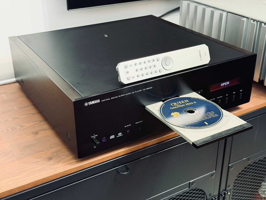 Yamaha CD-S2000 — флагманский CD/SACD с полностью балансной схемой | чёрный, из Германии, с пультом