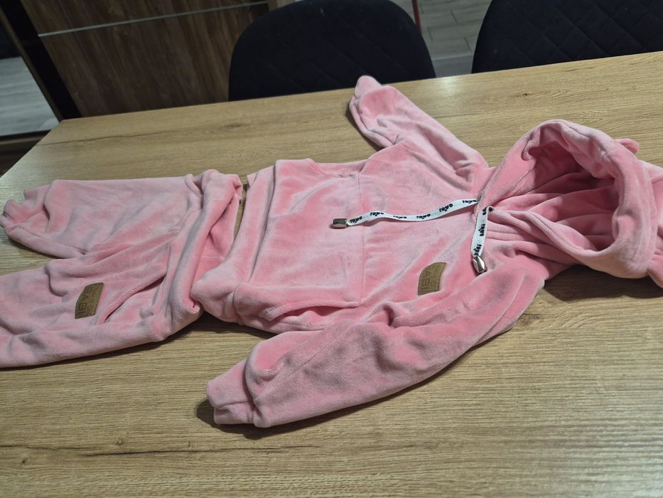 Dres welurowy dziecięcy 68