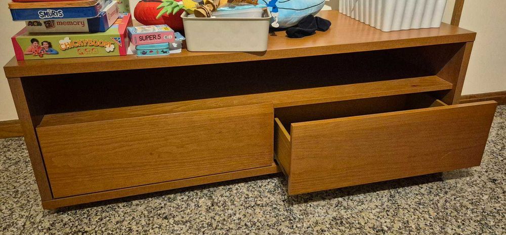 Móvel Televisão, Cadeiras de Escritório e Mesa