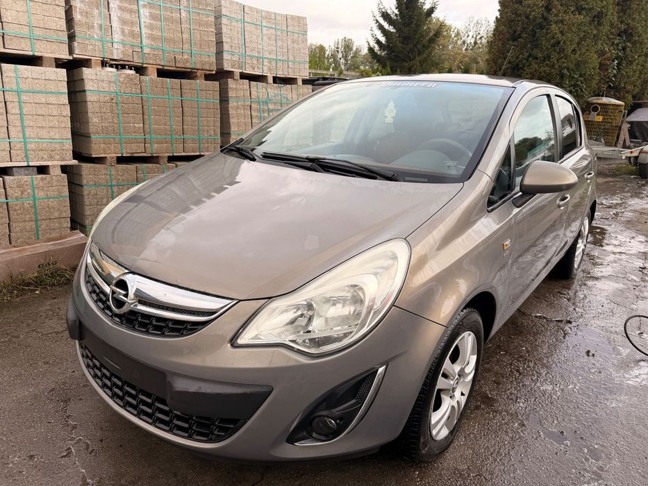 Opel Corsa Klimatyzacja ! Grzana kierownica oraz fotele !