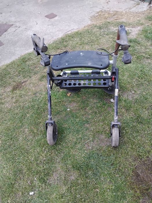 Chodziki inwalidzki .balkonik