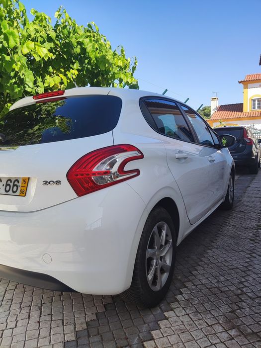 Peugeot 208  econômico — photo 2