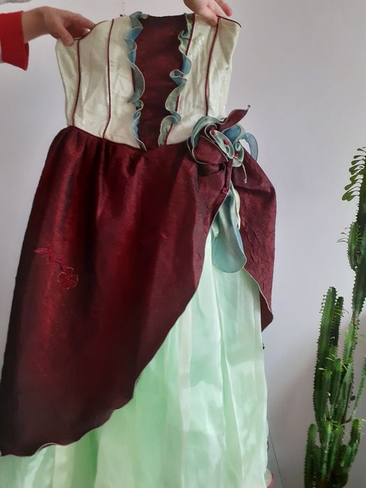 Выпускное свадебное вечернеее праздничное бальное платье