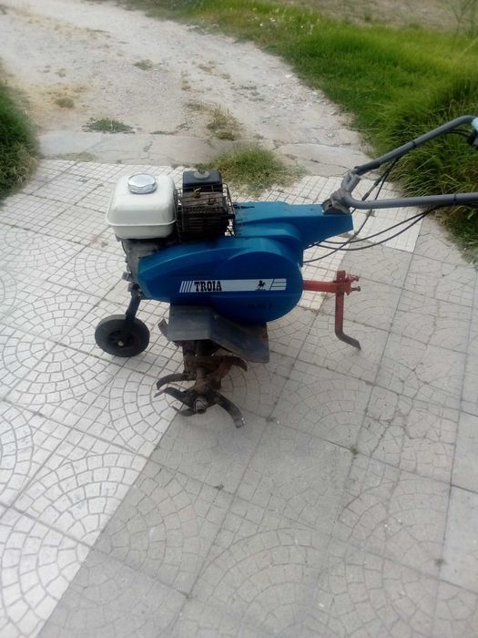 Moto enxada Honda pouca horas de uso