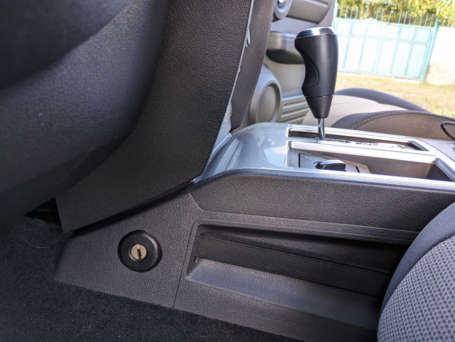 Продам Додж Нитро.