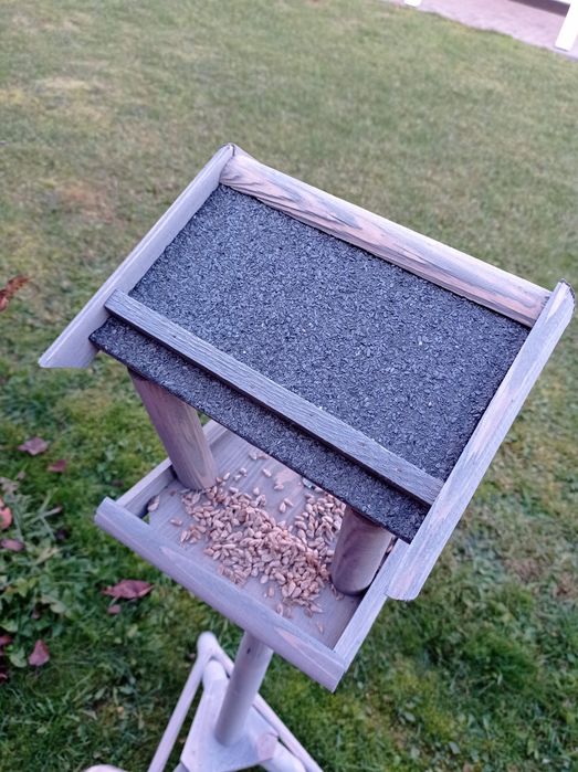 NOWY solidny karmnik dla ptaków na stojaku impregnowany