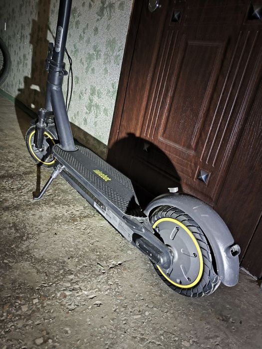 Електросамокат Ninebot G30 Max Ultra з передніми амортизаторами

Прода