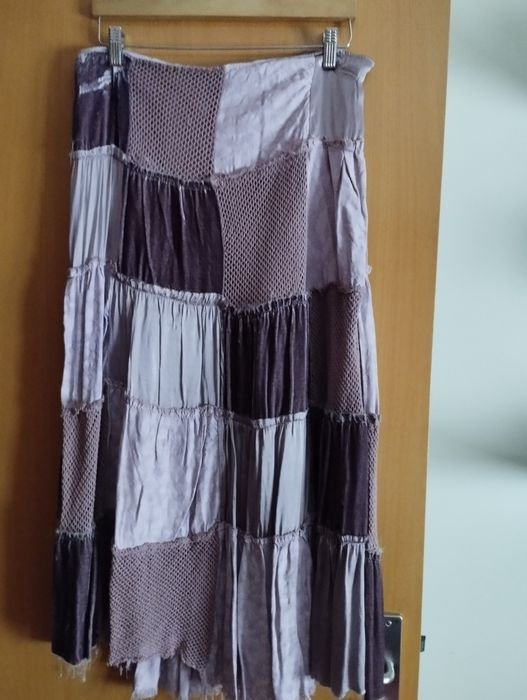 Saia comprida em tons lilás e roxo