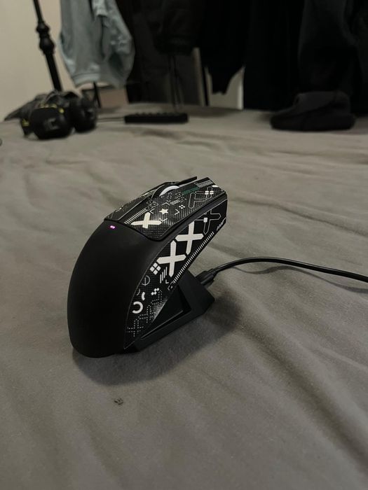 Rato Gaming com fio + base como novo