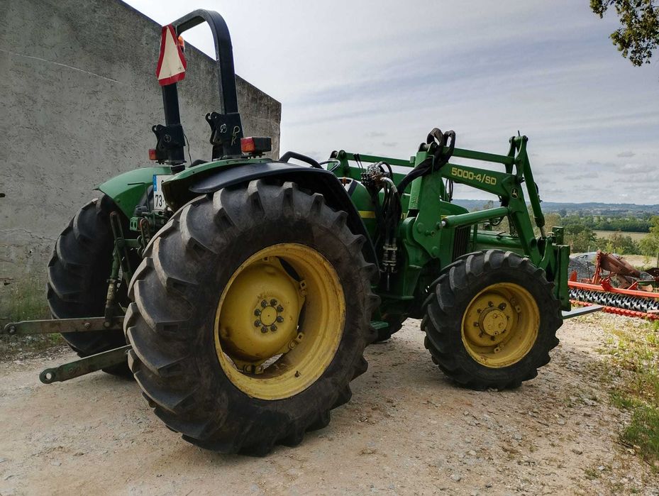 Trator John Deere 5400