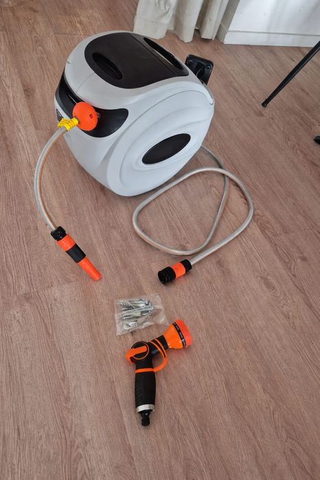 Mangueira com sistema automatico para fixacao parede