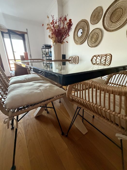 Mesa de Jantar Kave Home Argo 180x100 cm – Vidro + Pernas Efeito Madeira