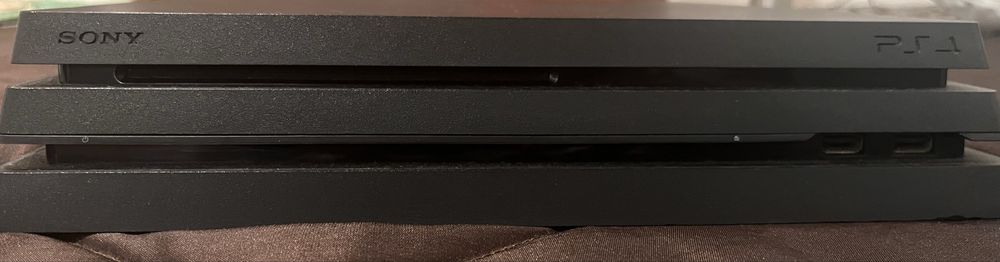 PS4 Pro 1TB  – Excelente Estado