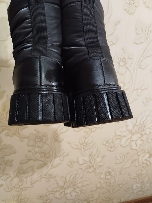 Зимние сапоги для девочки .