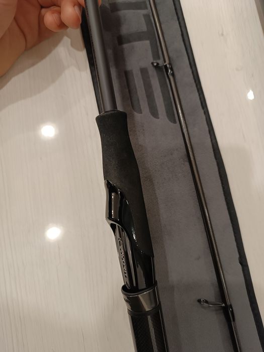 Спінінг Favorite Black Swan BSWTS1-772ML 2.32m 4-18g Fast