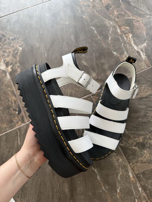 Сандалі Dr. Martens 39