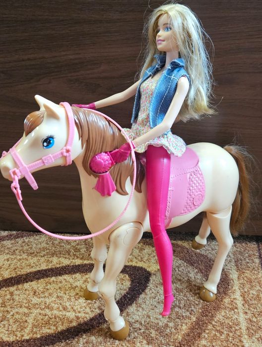 Лялька Барбі інтерактивна