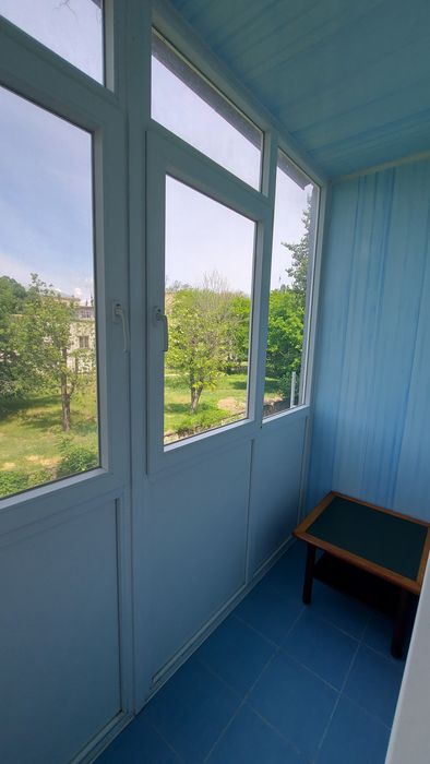 Продаю 1 к/к  вул. Олега Бондаренка - Театральна