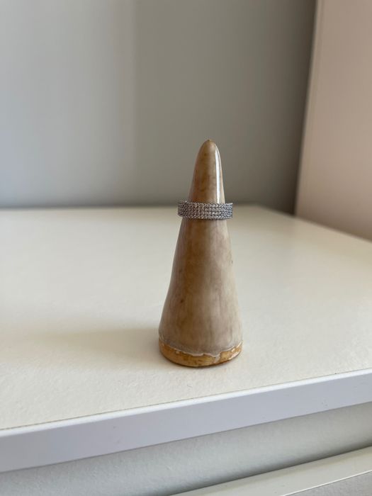 Vende-se Anel Carilor