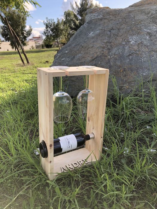 Peças em madeira feitas à mão