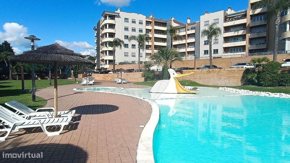 Apartamento T4 para arrendamento