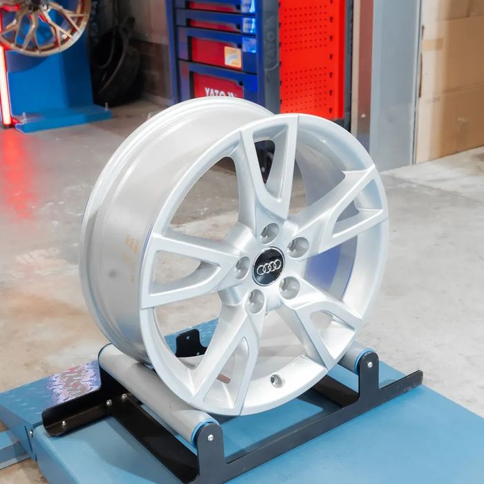 NOWE ORYGINALNE Felgi Audi 17" A3 A4 A6 A8 Q3 TT