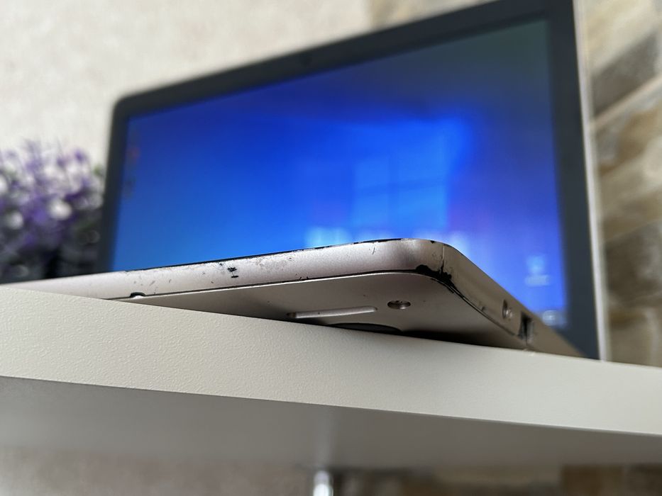 Ноутбук Asus e200h для навчання та не складних ігор