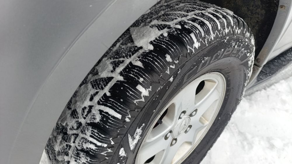 Продам SsangYong rexton на автомате 2,7 дизель