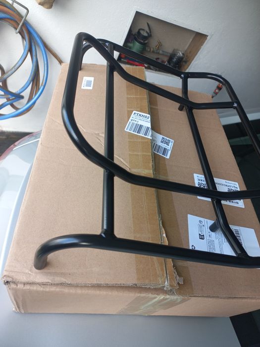 Para venda ,Grade para o topcase de mota.