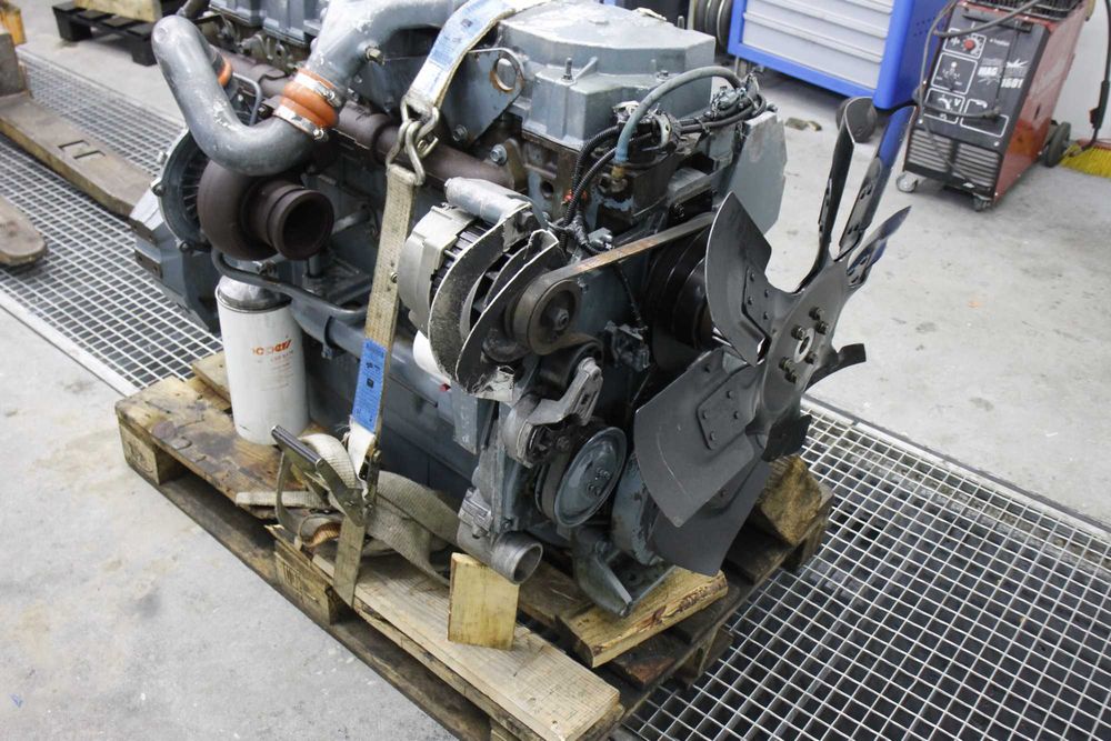 Silnik detroit international case dt466 perkins 1306 edi Navistar 40
