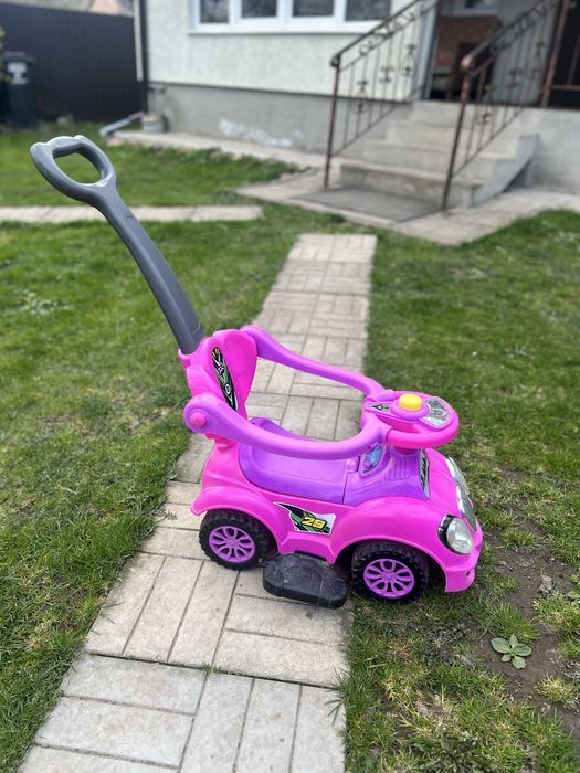 Машина толокар з батьківською ручкою