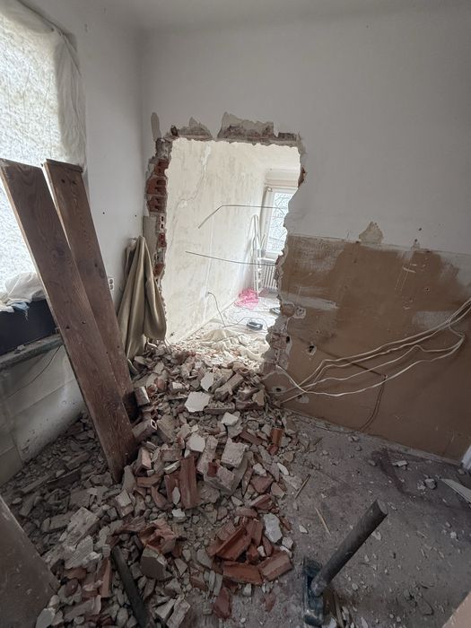 Kucie płytek kafelek podłóg wywoz gruzu demontaż boazerii kompleksowo