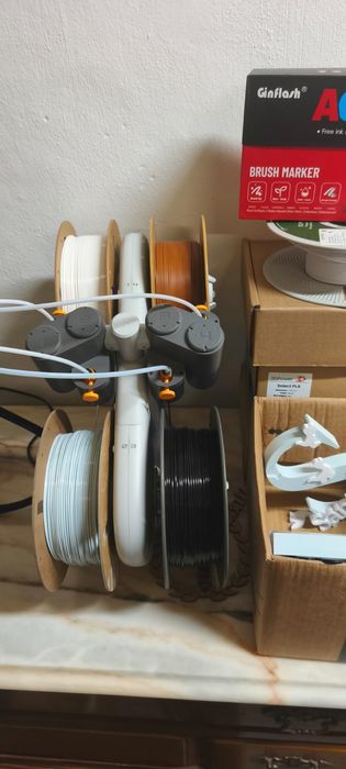 BAMBU LAB A1 com vários acessórios