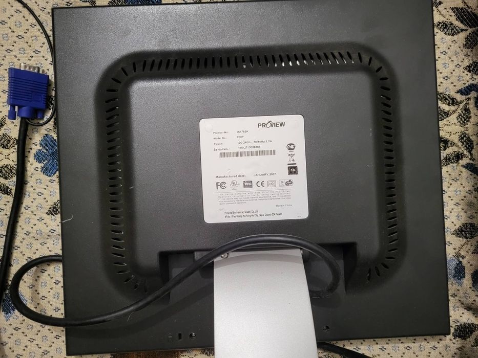 Електро офісна техніка (монітори,клавіатури, факси, телефони і т. д.)