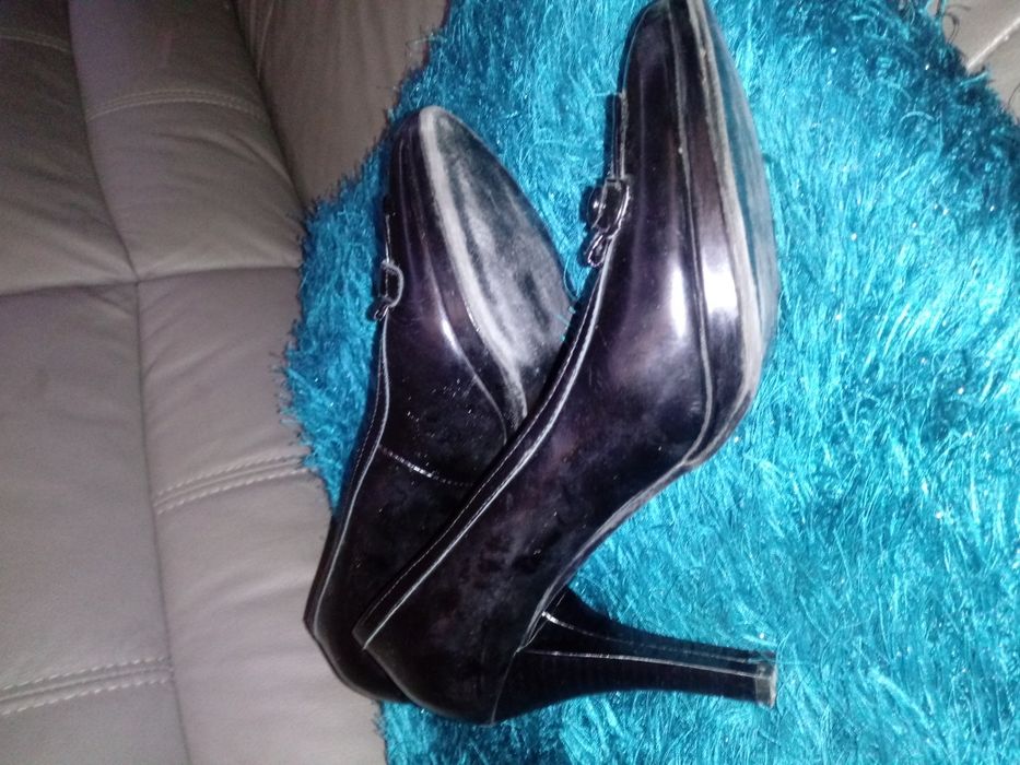 Pantofle . 40 naturalna skóra.