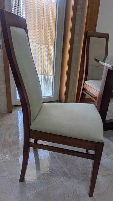 Conjunto mesa e 4 cadeiras