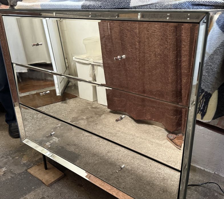 Cómoda espelhada Khonsou - Recuperada