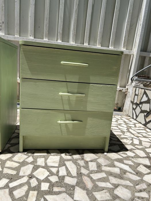 Conjunto Mesinhas de Cabeceira com 3 Gavetas – Madeira – Verde Claro