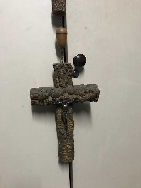 CRUXIFIXO EM CORTIÇA