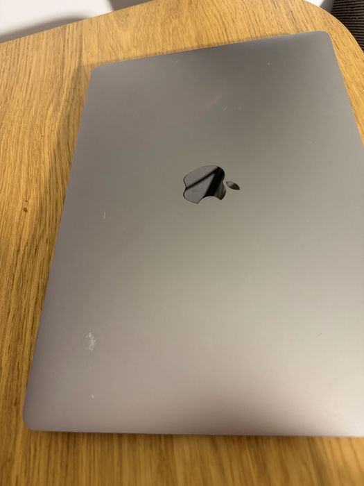 MacBook Pro 13” 2020 16 GB Intel