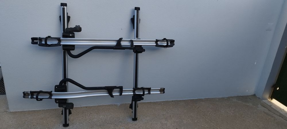 Vendo barras de tejadilho de carro com 2 suporte para bicicletas