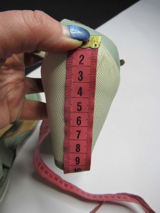 Продам босоніжки ЕССО