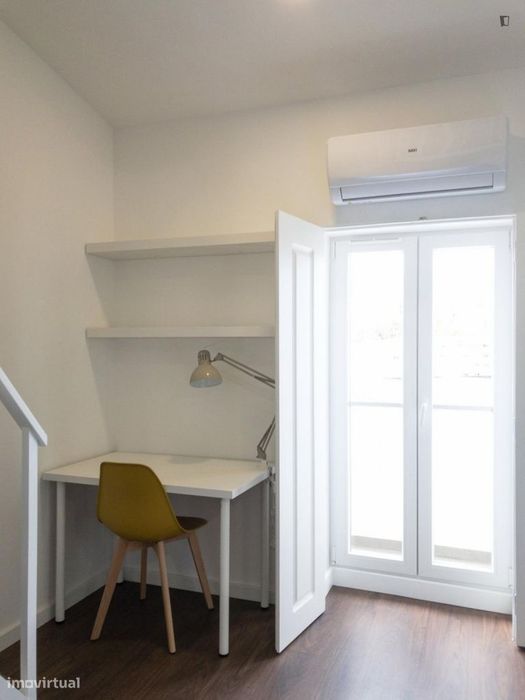 Estúdio - localizado em Montes Claros Coimbra