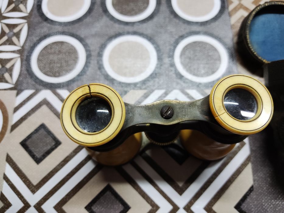 Binóculos de teatro antigos