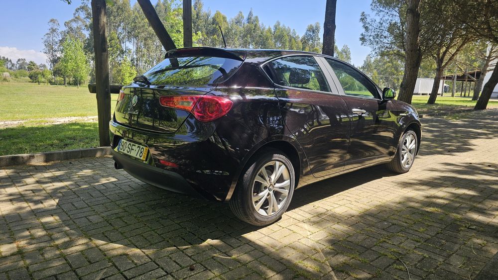 Alfa Romeo giullieta distinctive