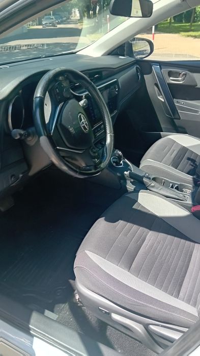 Toyota Auris Hybryda